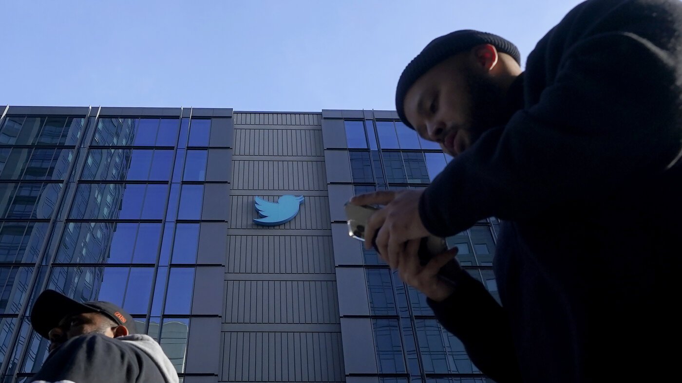 Fired by tweet: Elon Musk's latest actions are jeopardizing Twitter, experts say