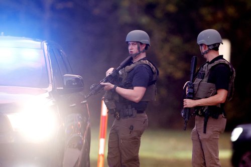 5 people have been killed in a North Carolina shooting, including a police officer