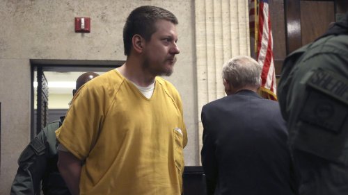 Ex-Chicago cop who killed Laquan McDonald will be released from prison early