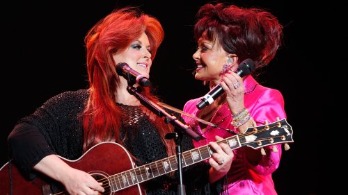 Naomi Judd embodied the role of country music's 'mother' — and helped to expand it