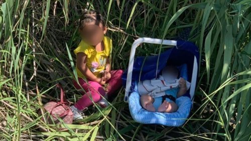 U.S. Border Agents Found A Toddler And A Baby Abandoned Along The Rio Grande