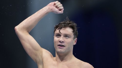 U.S. Swimmer Bobby Finke Makes Epic Comeback To Win The Men's 800m Freestyle