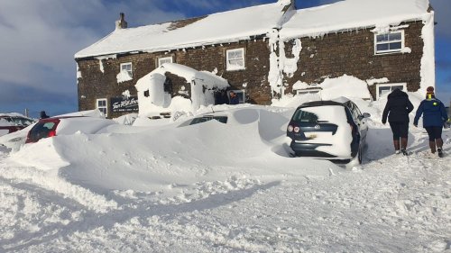 Dozens of strangers were snowed in at a U.K. pub. Cue the Oasis singalongs