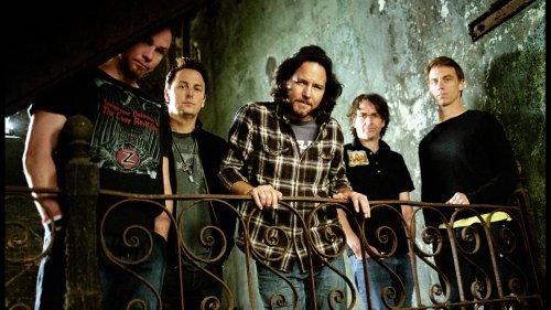 Hear Pearl Jam's New Single, 'Mind Your Manners'