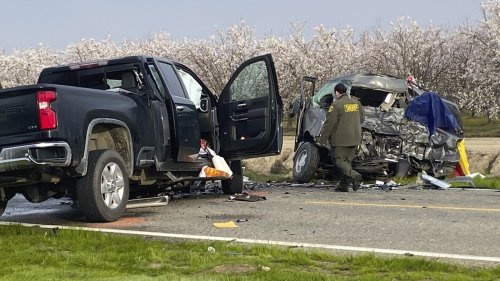 8 people killed in a head-on crash in central California farming region