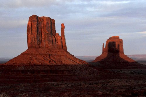 A must-see sunset spectacle at Monument Valley