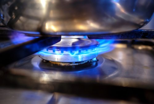 Gas stove makers have a pollution solution. They're just not using it