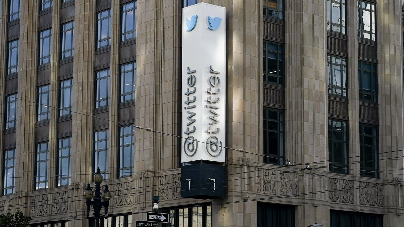 Elon Musk relaunches Twitter Blue, the subscription that includes check marks