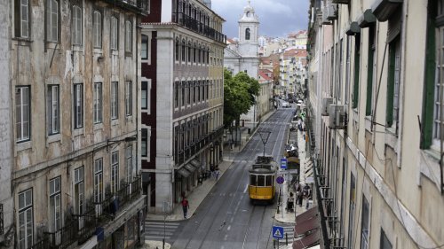 Europe Watches With Worry As The Delta Variant Spreads Fast In The U.K. And Lisbon