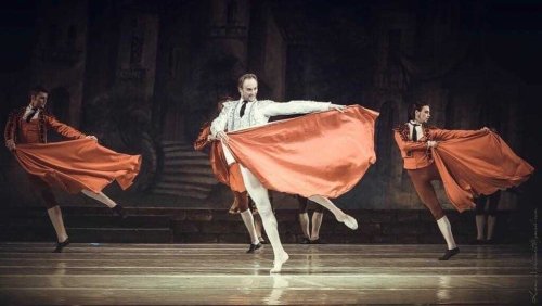 Ukrainian ballet dancer Oleksandr Shapoval is killed on the battlefield
