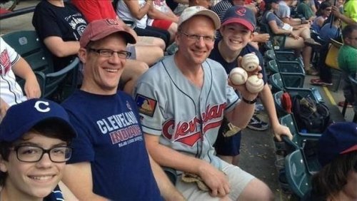 Cleveland Fan Grabs 4 Foul Balls At Indians Game