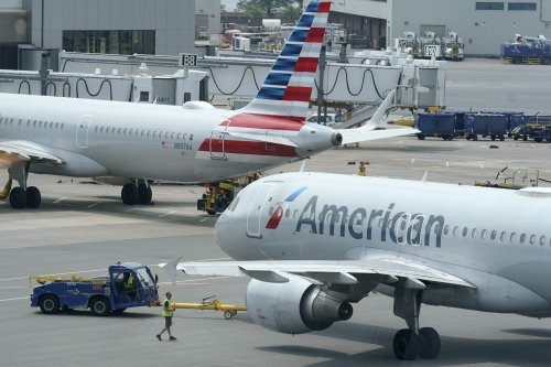 A scheduling glitch temporarily canceled thousands of American Airlines flights