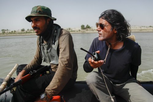 Floating in a rubber dinghy, a filmmaker documents the Indus River's water woes