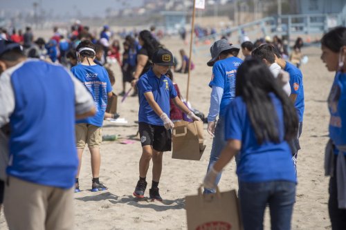 Los Angeles Celebrates Kids Ocean Day in Person!