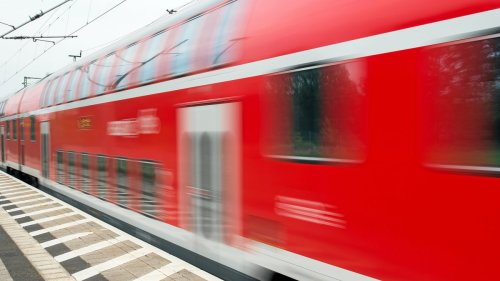 Brutaler Angriff im Zug nach Essen: Opfer im Krankenhaus