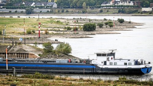 Rheinpegel in Ruhrort auf neuem historischen Tiefststand