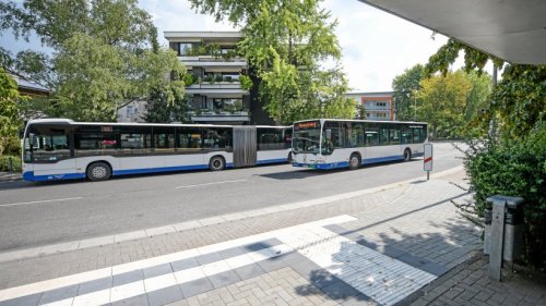 Was in Neukirchen-Vluyn an einigen Bushaltestellen passiert