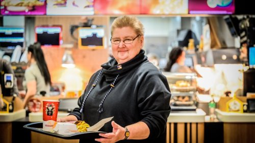Frau arbeitet fast ein halbes Jahrhundert bei McDonald‘s