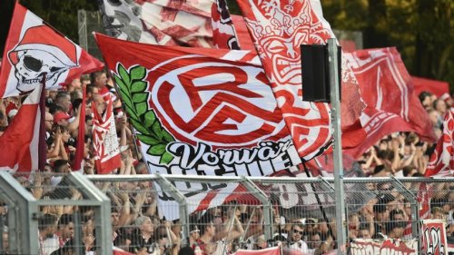 Große Polizeipräsenz vor RWE-Spiel: Unterhaching-Präsident entschuldigt sich bei Fans