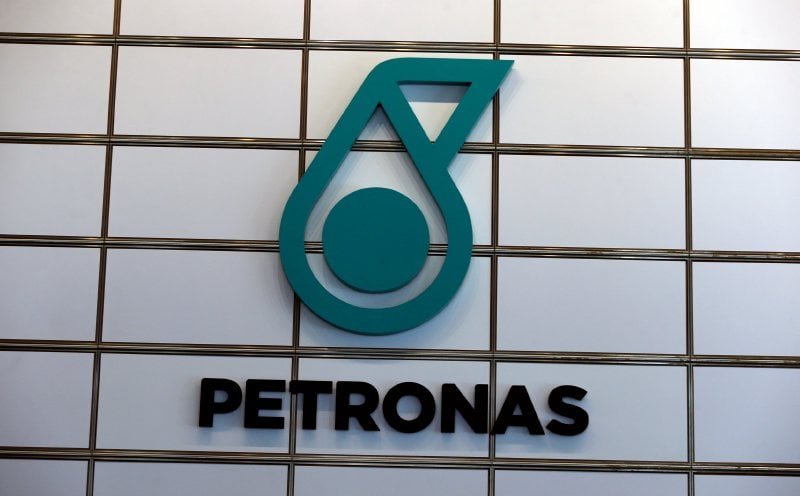 Petronas inks 11 MOUs to strengthen OGSE sector