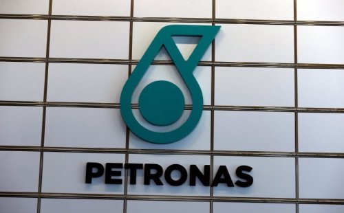 Petronas inks 11 MOUs to strengthen OGSE sector