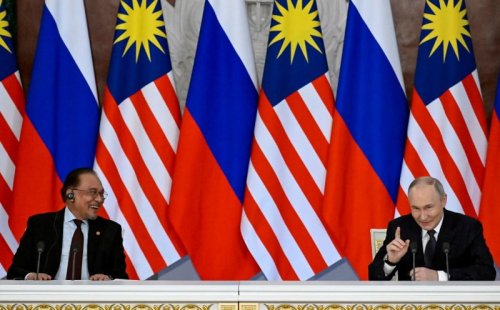Putin hails strengthening Russia-Malaysia ties during Anwar's visit