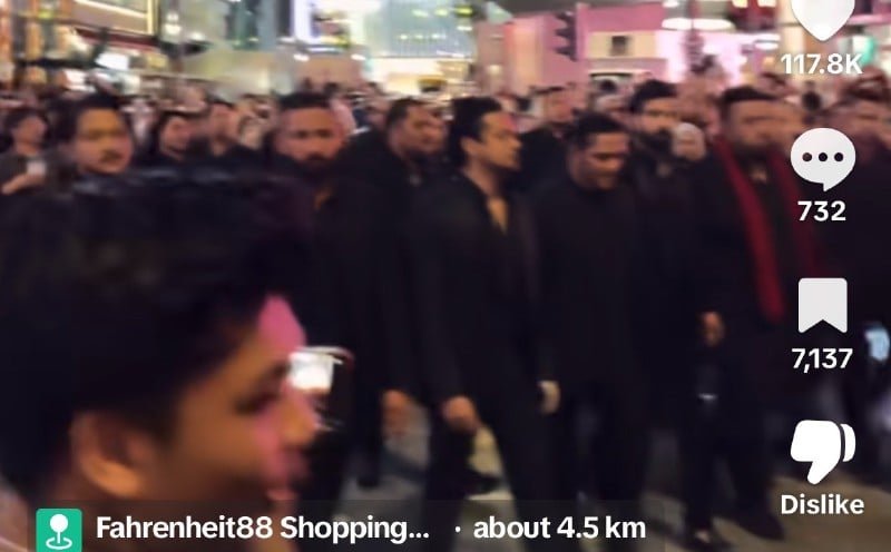 #NSTviral: Blood Brothers cast stuns fans in Bukit Bintang walkabout