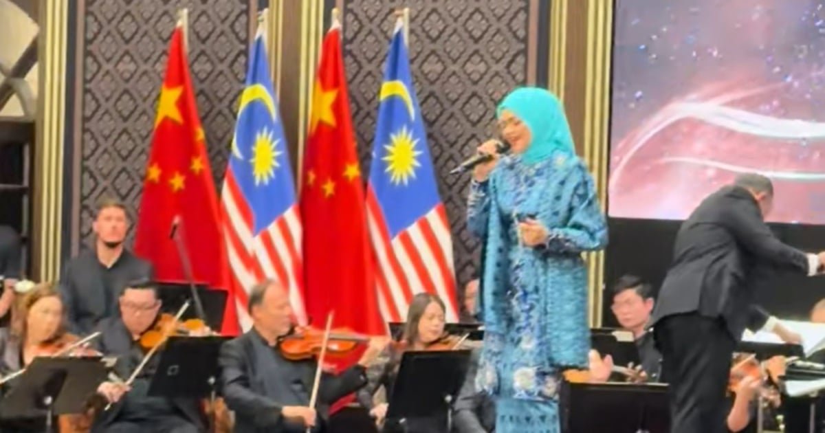 #SHOWBIZ: Siti Nurhaliza serenades Chinese President Xi Jinping with Mandarin classic