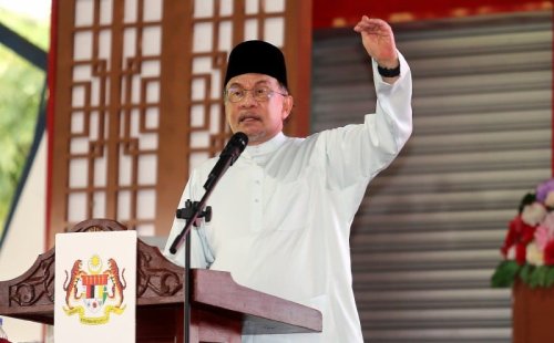 PM congratulates Mohamad Yusri for winning Ayer Kuning polls