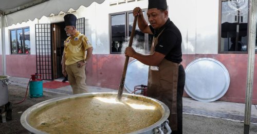 Sultan Ibrahim's special bubur lambuk: A royal recipe delight