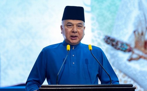 Sultan Nazrin grants teachers honour of delivering Friday Sermon for Teacher's Day