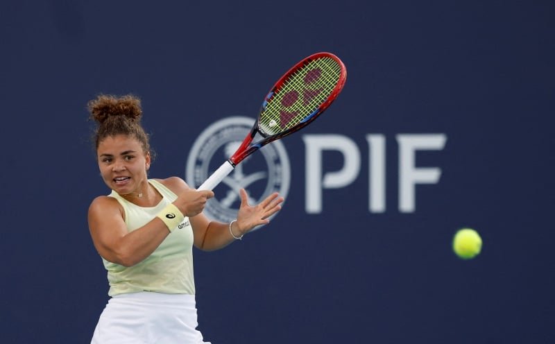 Paolini powers into Miami semi-finals
