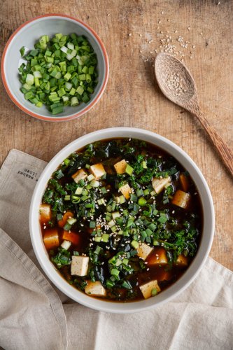 5-Minute Miso Soup Recipe | No Cooking