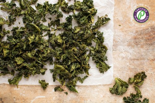 How to Make Easy Oil-Free Baked Kale Chips [Video]