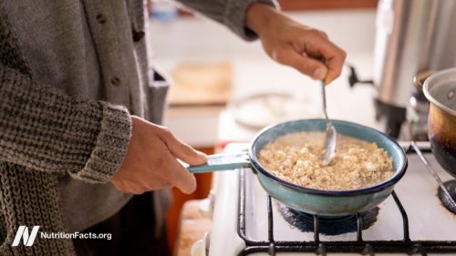 Oatmeal Diet Put to the Test for Diabetes Treatment | NutritionFacts.org