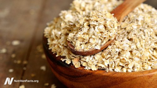 How Does Oatmeal Help with Blood Sugars? | NutritionFacts.org