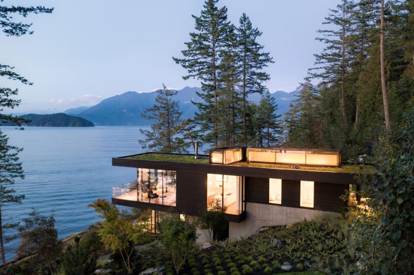Bowen Island House by omb