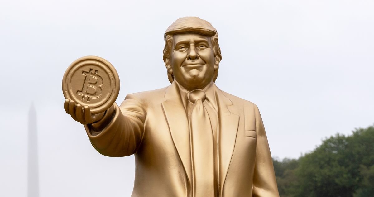 Oh Good, a Huge Trump Statue Went Up in D.C.