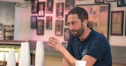 The Bear’s Ebon Moss-Bachrach on the Art of Playing the Obstacle