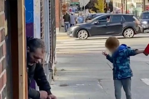 Seattle kids forced to walk past junkies shooting up on their way to ...