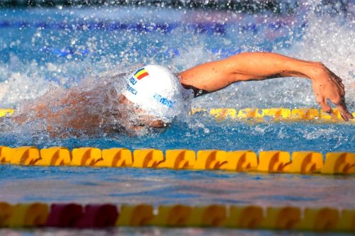 Romanian teen David Popovici breaks 100-meter freestyle world record