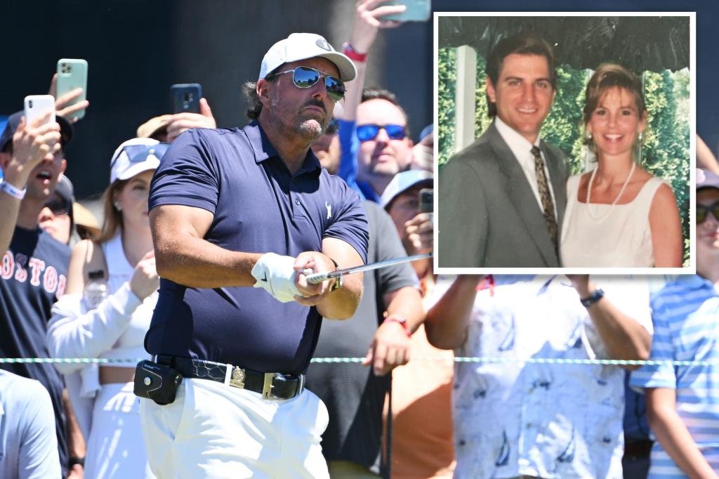 'Insulting': 9/11 widow has harsh words for Phil Mickelson