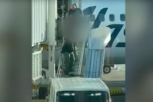 Passenger dies aboard flight from Seattle to Nashville