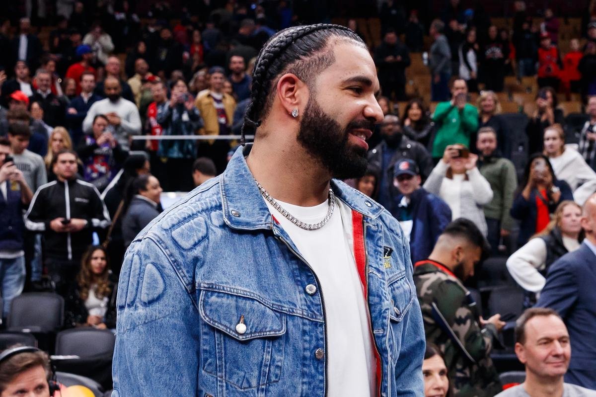 Drake makes a hefty $1 million wager in Bitcoin on the Patriots for Super Bowl 2026