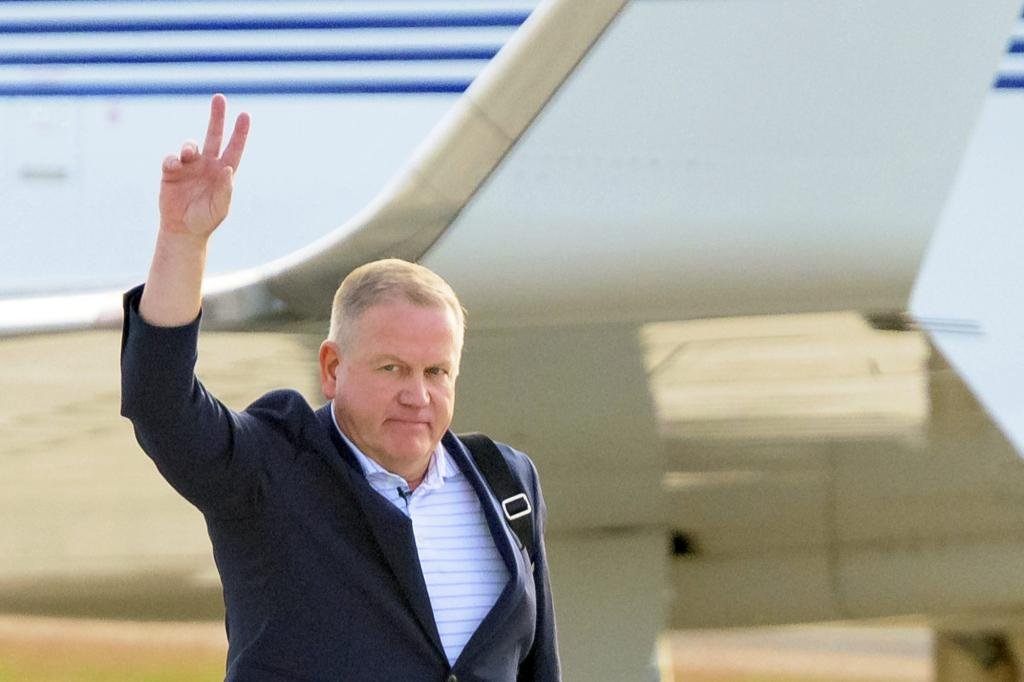 Brian Kelly left early-morning meeting with Notre Dame players after 11 minutes