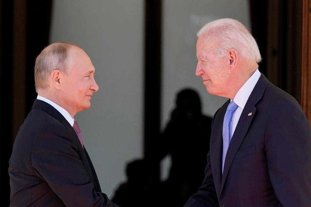 Putin claims Biden, US hypocrisy on cybercrime, human rights after WH refuses joint presser
