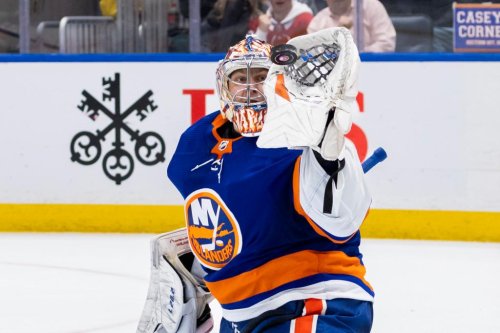 Islanders expect to use surging Semyon Varlamov in net with season on line