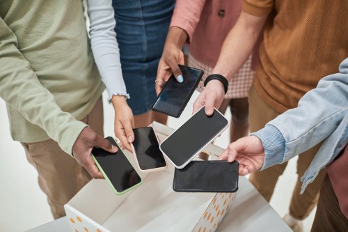 Dubious Science Underpins Wave of Bans on Cellphones in Schools