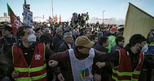 Macron Cabinet Faces No-Confidence Vote in France’s Pension Bill Fight