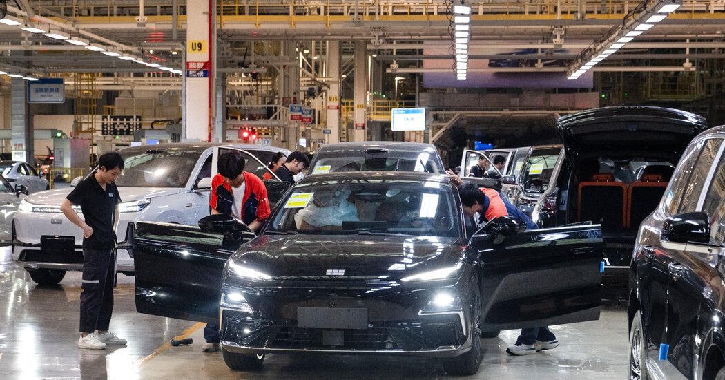 China’s Trade Surplus Climbs Past $1 Trillion for First Time